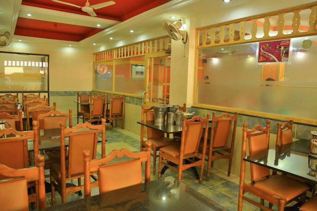 فندق سرينيفاس Kochi المظهر الخارجي الصورة